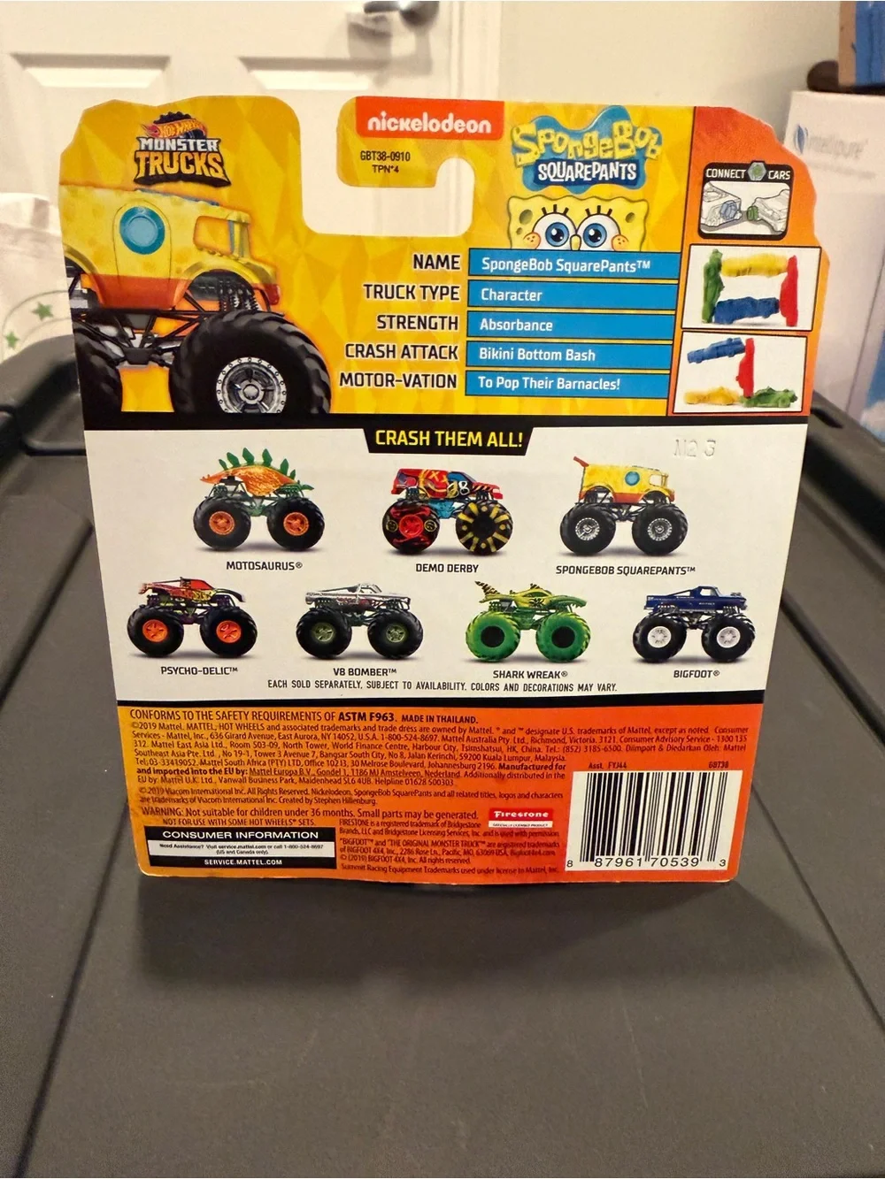 Hot Wheels Monster Trucks SpongeBob SquarePants Connect & Crash 2019 Edition NWT